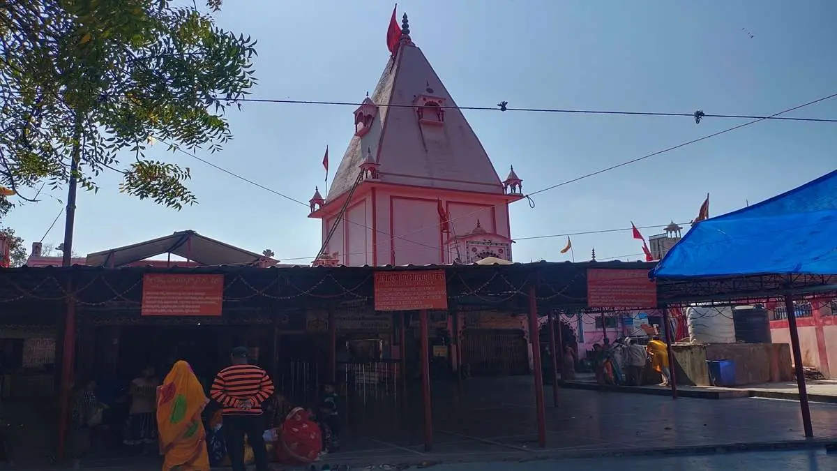 Front view of Alopi Devi Temple in Prayagraj, a famous Shakti Peeth and sacred Hindu pilgrimage site