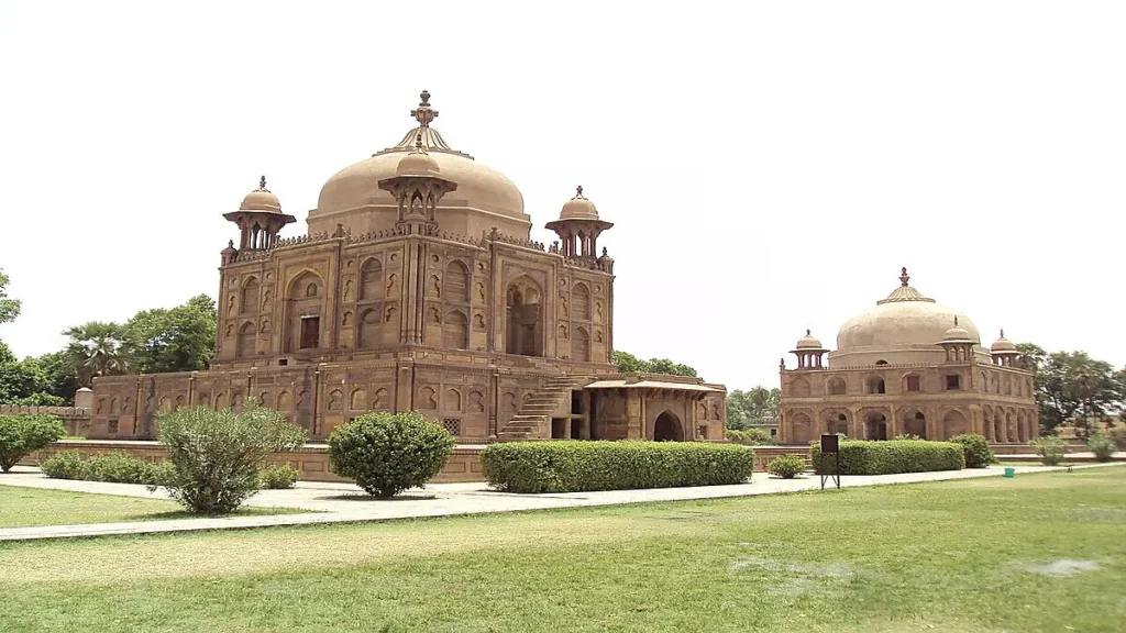 Khusro Bagh Prayagraj featuring Mughal royal tombs and heritage garden