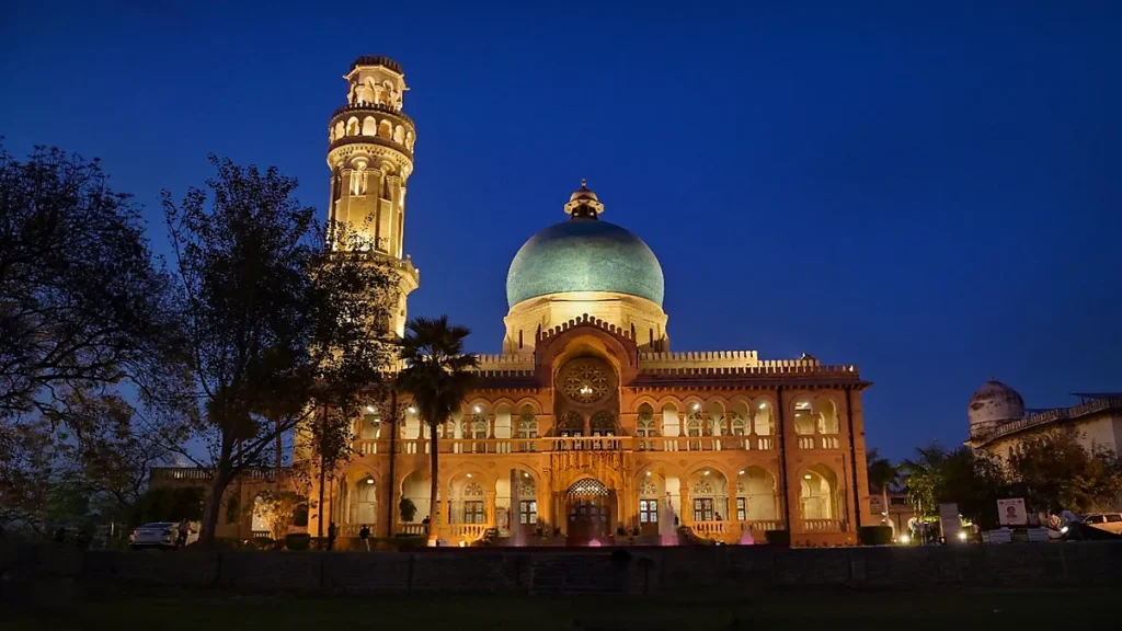Allahabad University: The Oxford of the East – History, Architecture, Legacy & Visitor Guide